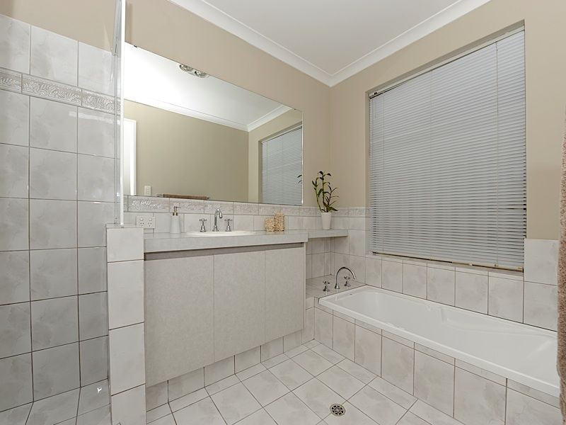 5 Timber Ridge Retreat, Leeming WA 6149