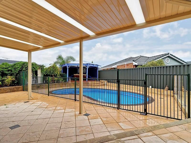 18 Athel Court, Leeming WA 6149