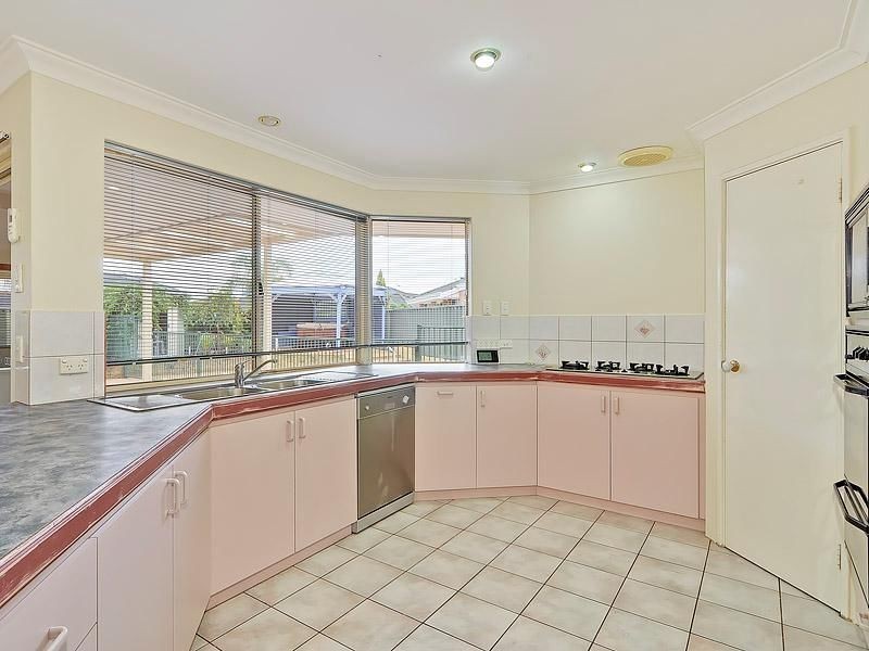 18 Athel Court, Leeming WA 6149