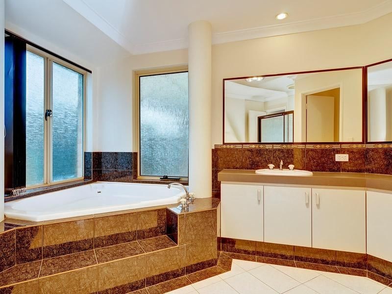18 Athel Court, Leeming WA 6149