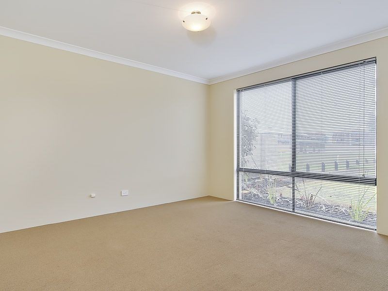 17 Mosman Loop, Success WA 6164