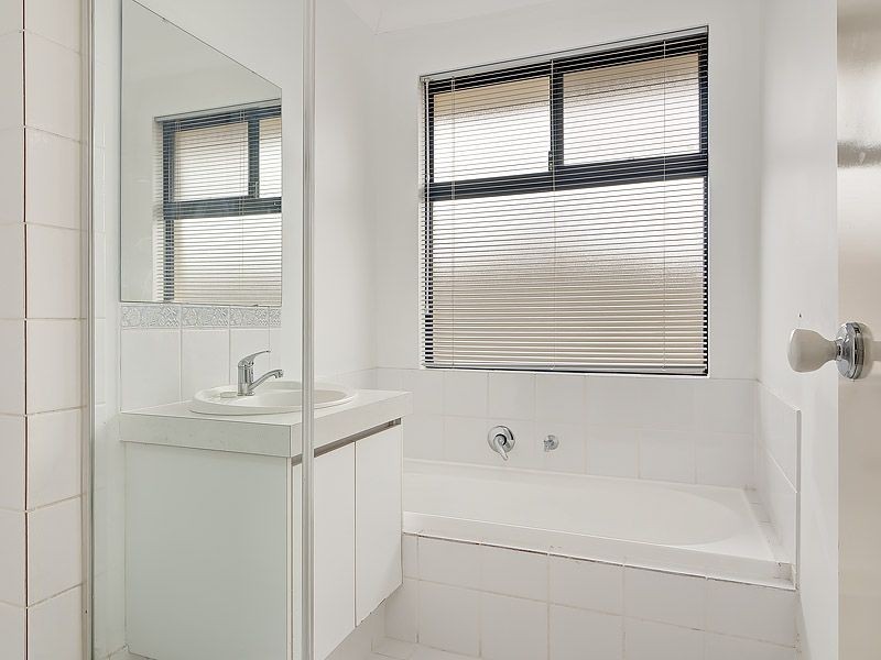 17 Mosman Loop, Success WA 6164