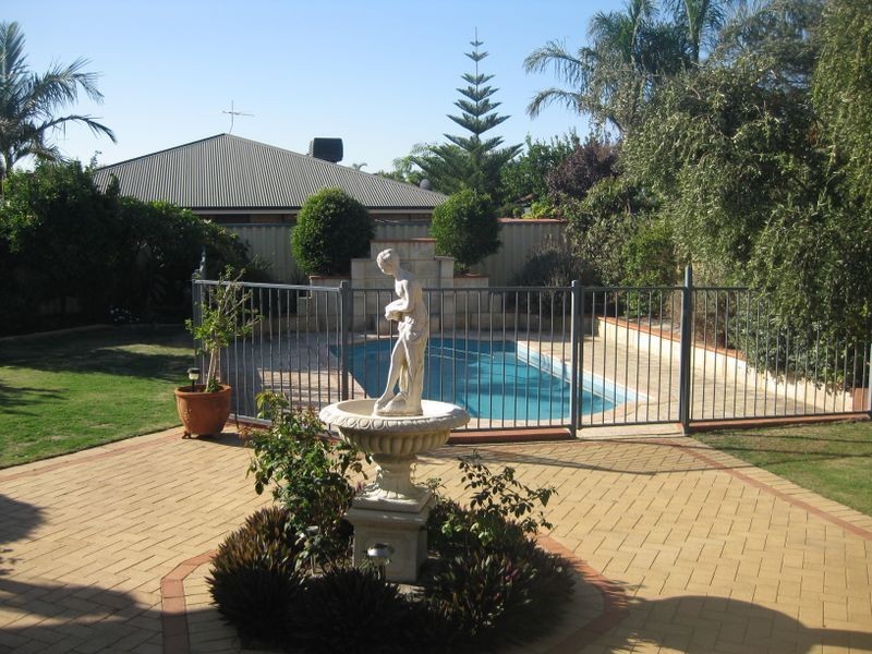 36 St Claire Gardens, Atwell WA 6164