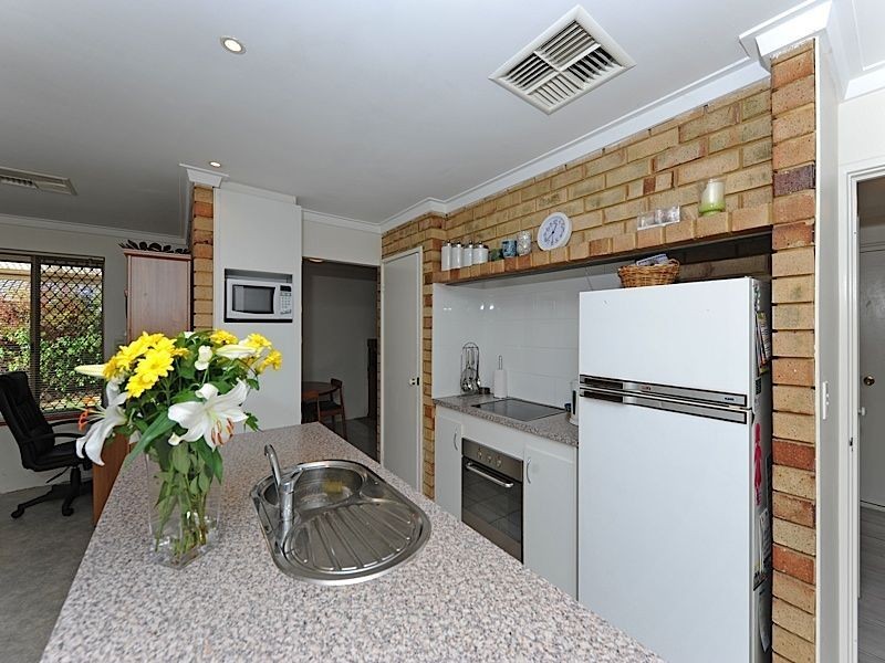 77 Casserley Drive, Leeming WA 6149