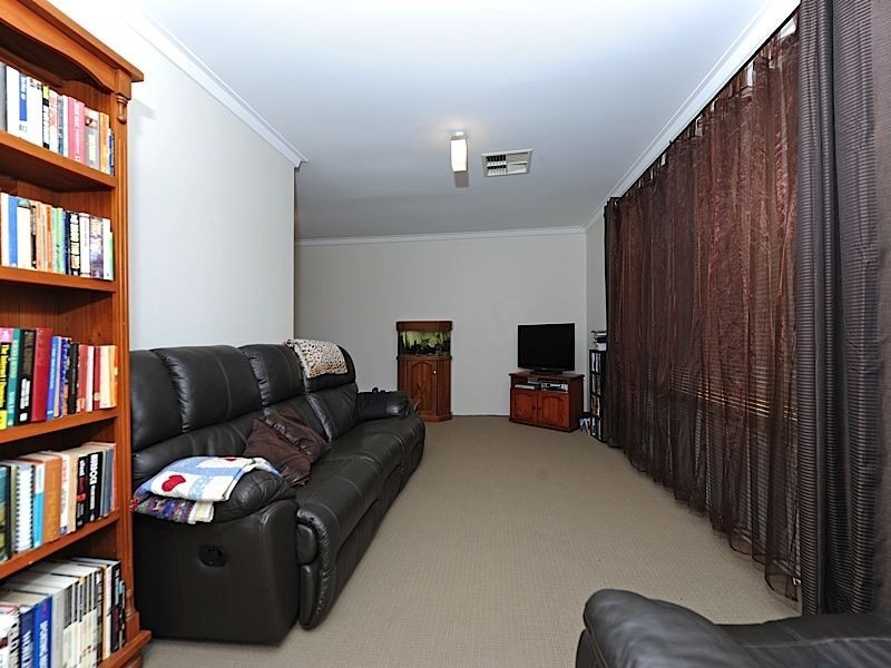 77 Casserley Drive, Leeming WA 6149