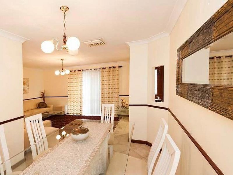 28 Forrest Lakes Drive, Thornlie WA 6108