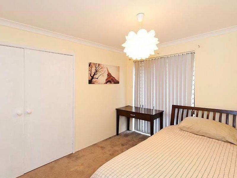 28 Forrest Lakes Drive, Thornlie WA 6108