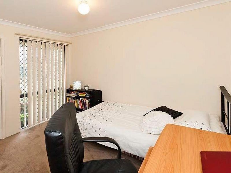 28 Forrest Lakes Drive, Thornlie WA 6108