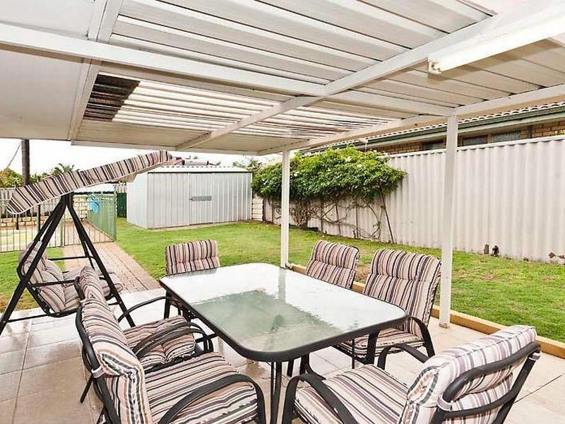 28 Forrest Lakes Drive, Thornlie WA 6108