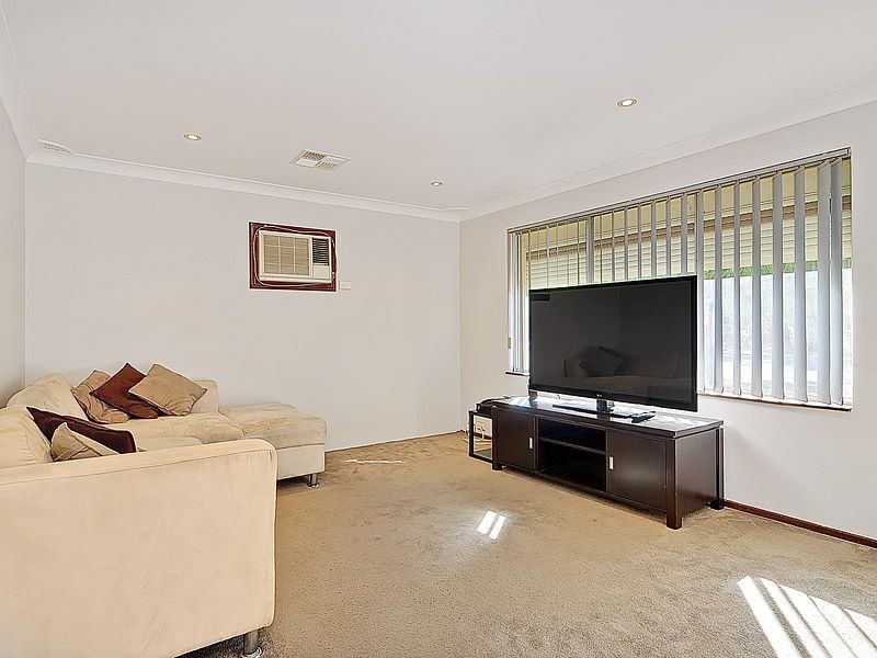 55 Cardington Way, Huntingdale WA 6110