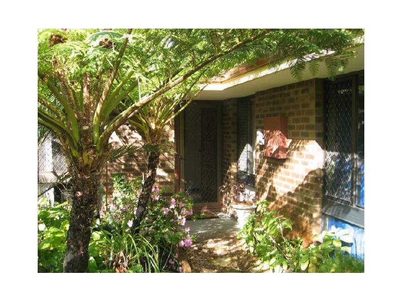 8 Dain Court, Leeming WA 6149