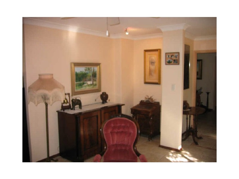 8 Dain Court, Leeming WA 6149