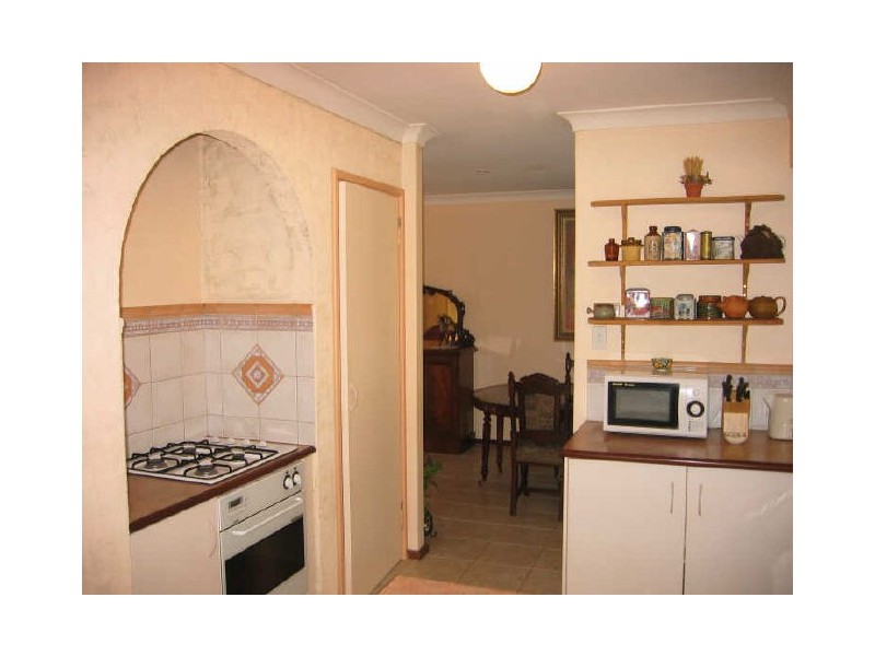 8 Dain Court, Leeming WA 6149