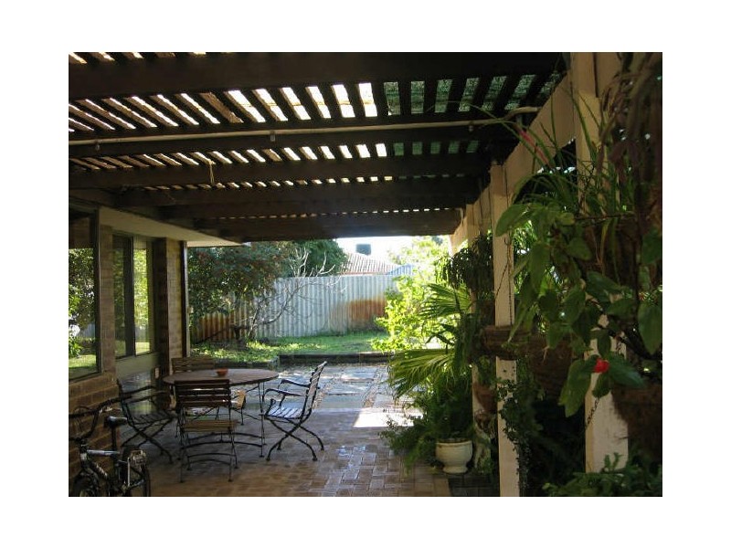 8 Dain Court, Leeming WA 6149