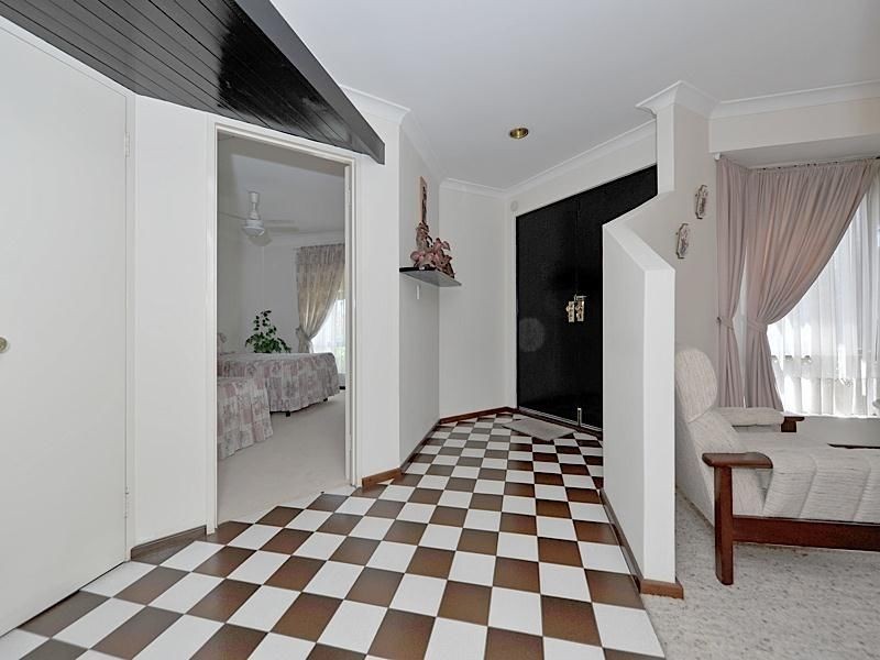 13 Mifflin Place, Leeming WA 6149