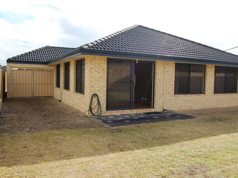 32 Waterfields Drive, Bertram WA 6167