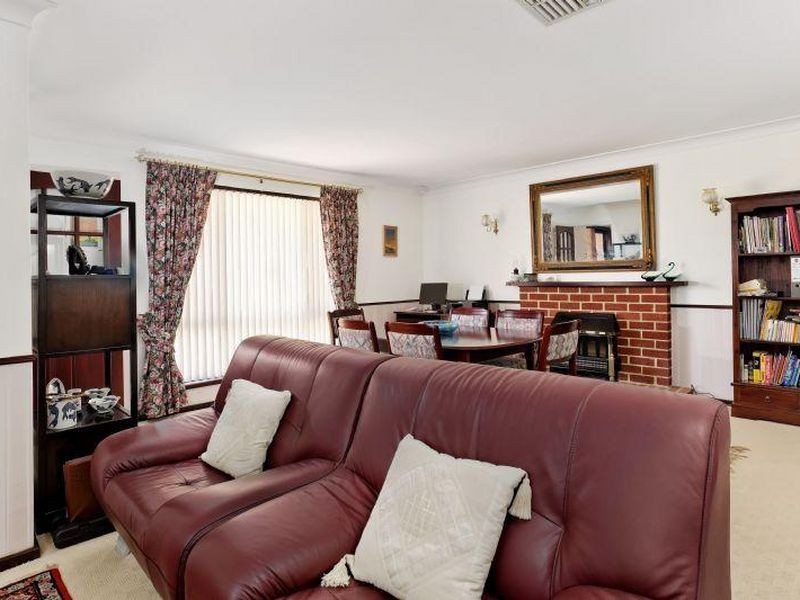 48 Earnshaw Loop, Leeming WA 6149