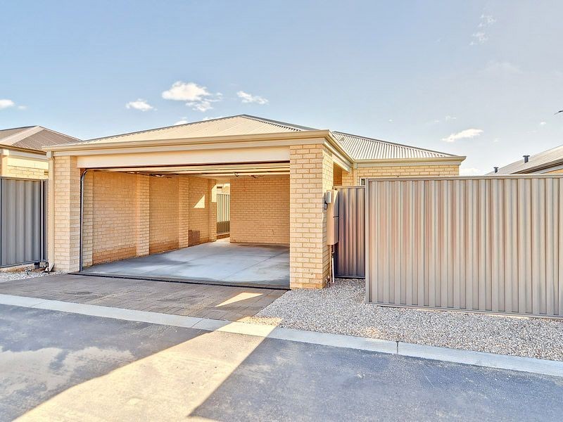 4 Balliol Court, Piara Waters WA 6112