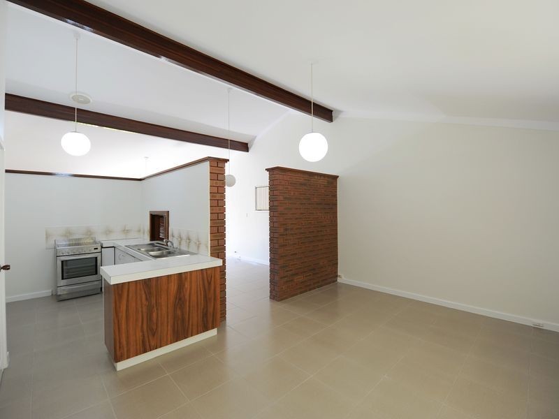 16 Gracechurch Crescent, Leeming WA 6149