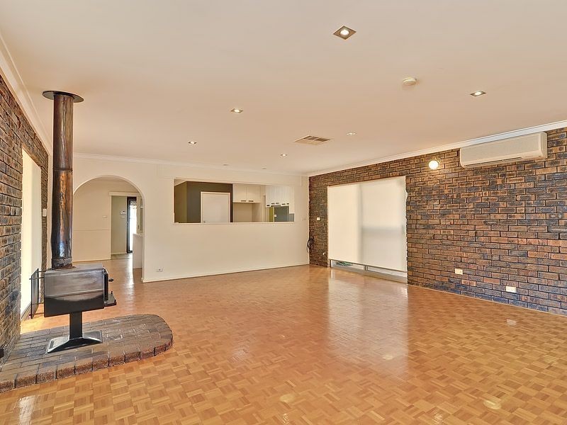 17 Earls Court, Thornlie WA 6108