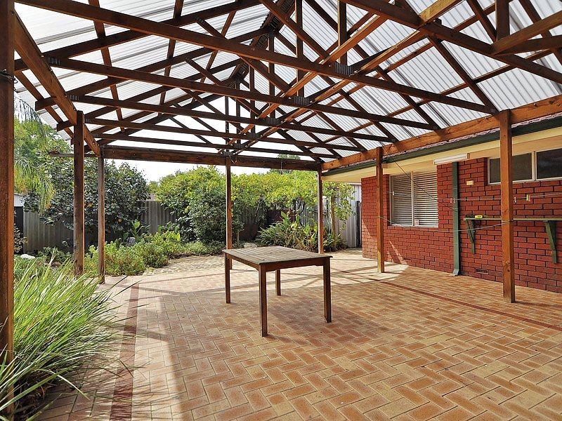 17 Earls Court, Thornlie WA 6108