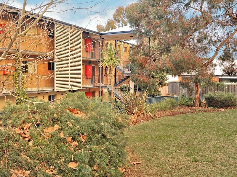 4/5 Doherty Road, Coolbellup WA 6163