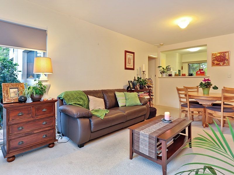 4/5 Doherty Road, Coolbellup WA 6163