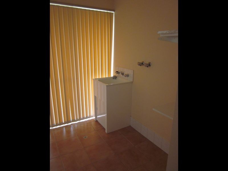 5 Daley Close, Atwell WA 6164