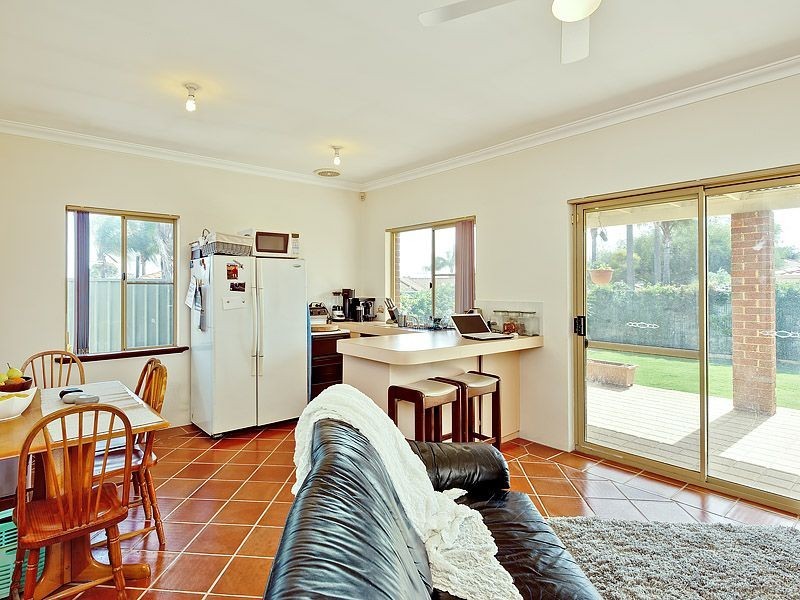 8 Heatherlea Parkway, Leeming WA 6149