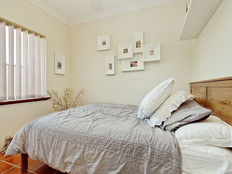 8 Heatherlea Parkway, Leeming WA 6149