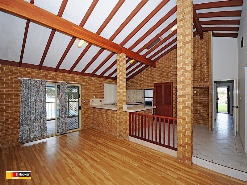 4 Daly Court, Leeming WA 6149