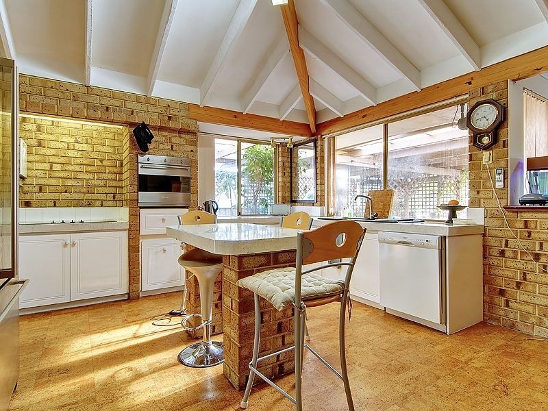 8 Devenish Way, Leeming WA 6149