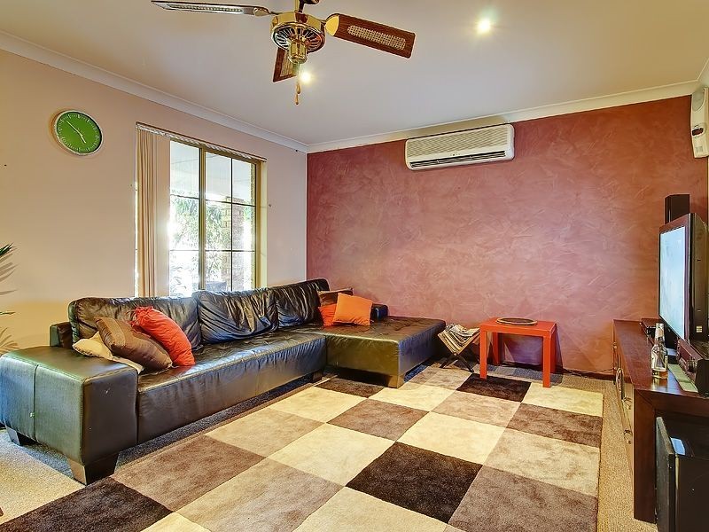 8 Devenish Way, Leeming WA 6149