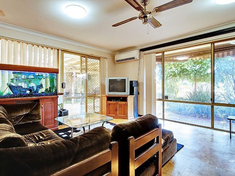 8 Devenish Way, Leeming WA 6149