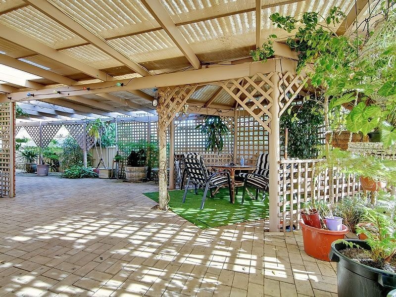 8 Devenish Way, Leeming WA 6149
