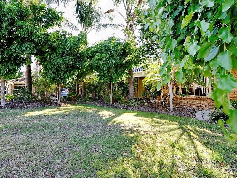 8 Devenish Way, Leeming WA 6149