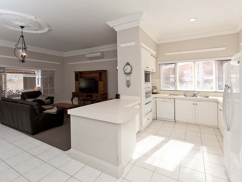 25 Harcourt Street, Inglewood WA 6052