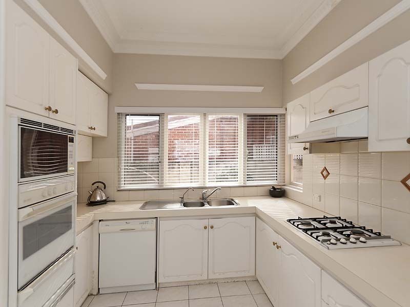 25 Harcourt Street, Inglewood WA 6052