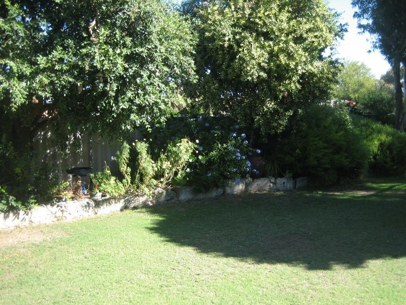 110 Bolderwood Drive, South Lake WA 6164