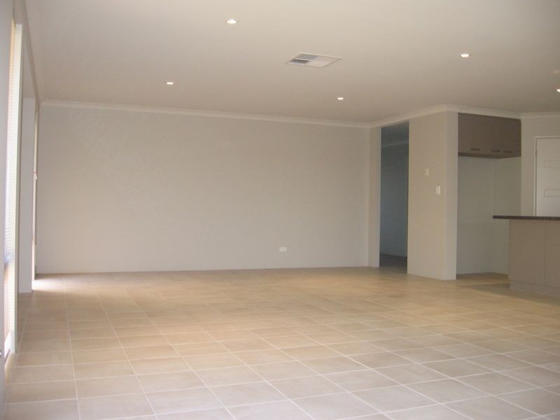 40 Daleford Way, Southern River WA 6110