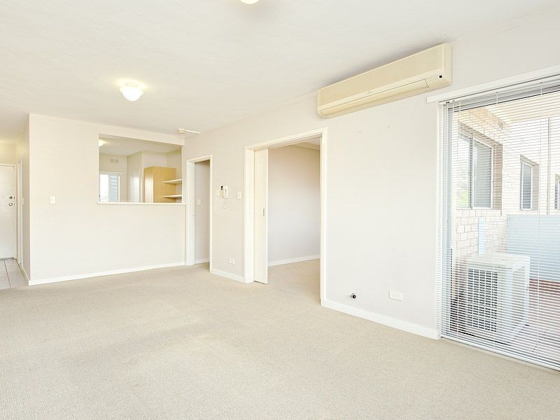 8/79 Waverly Road, Coolbellup WA 6163