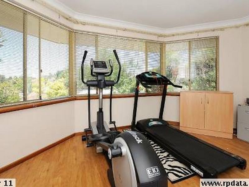 7 Lowrie Grove, Leeming WA 6149