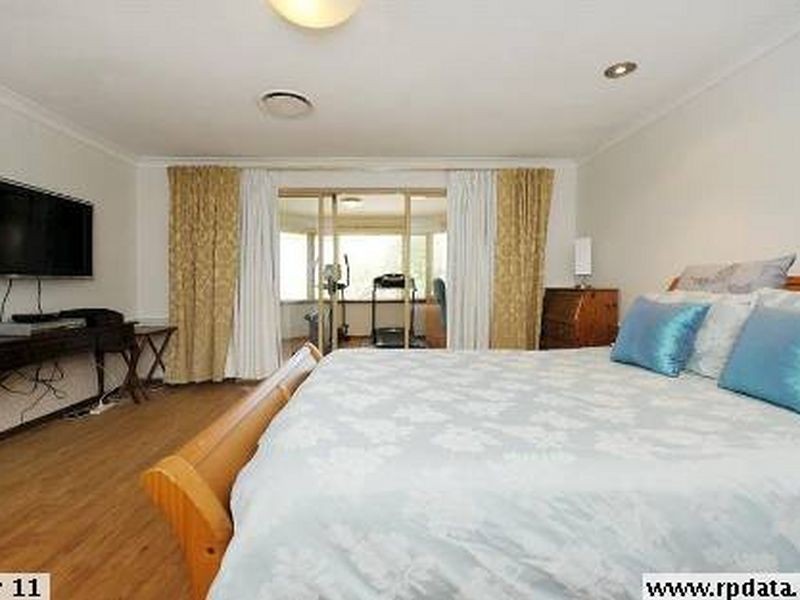 7 Lowrie Grove, Leeming WA 6149