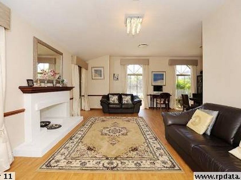 7 Lowrie Grove, Leeming WA 6149