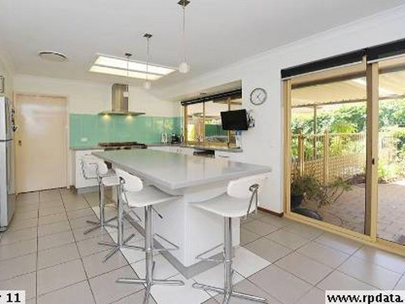 7 Lowrie Grove, Leeming WA 6149