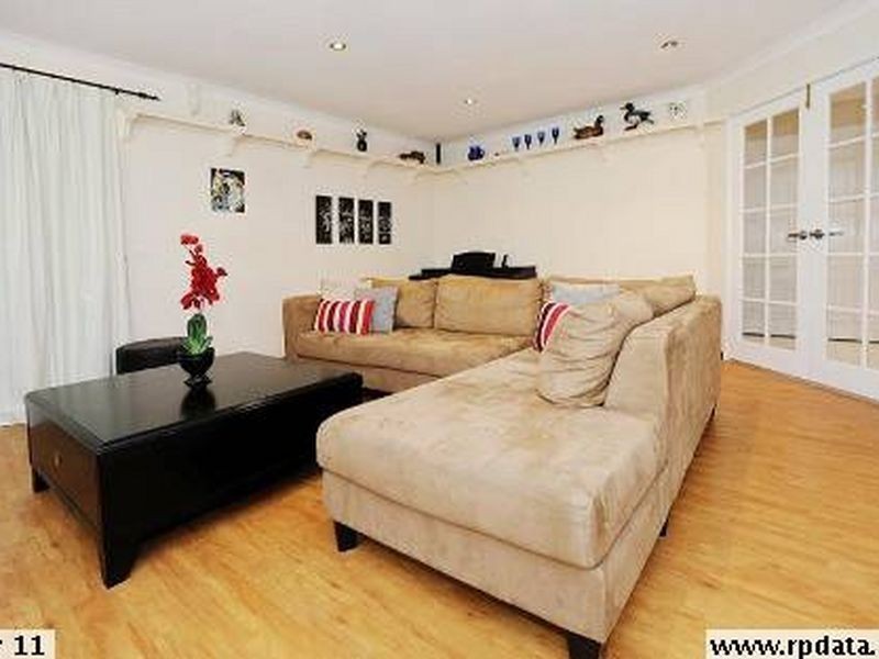 7 Lowrie Grove, Leeming WA 6149