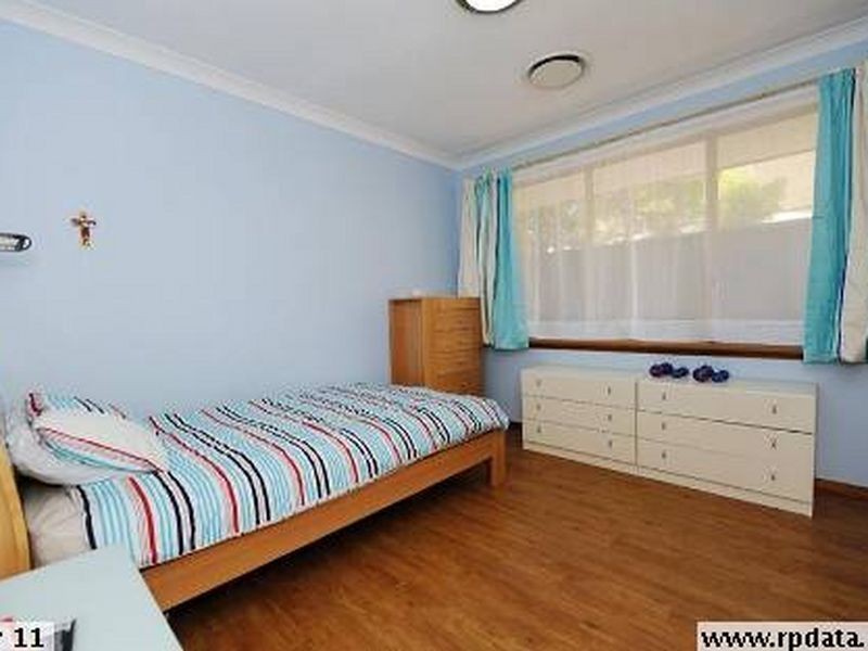 7 Lowrie Grove, Leeming WA 6149