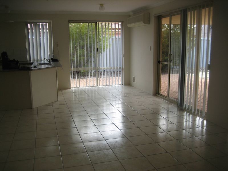 2 Charm Way, Atwell WA 6164