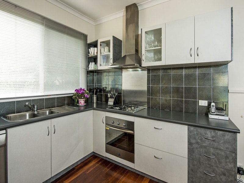 17 Avenell Road, Bayswater WA 6053