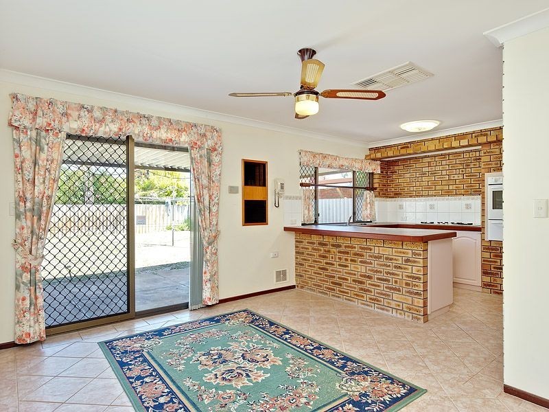 8 Rolland Court, Leeming WA 6149